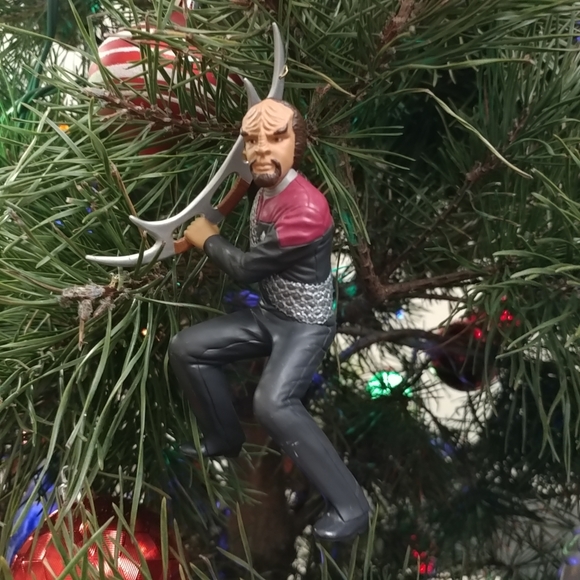Star Trek Deep Space Nine Lieutenant Worf Hallmark Keepsake Ornament 1999 - Picture 11 of 13